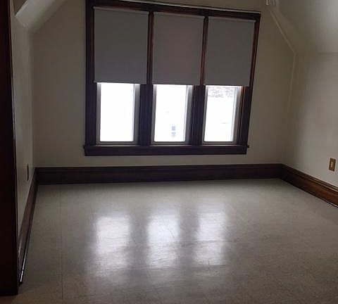 3rd image of 904 W Market St #1/2