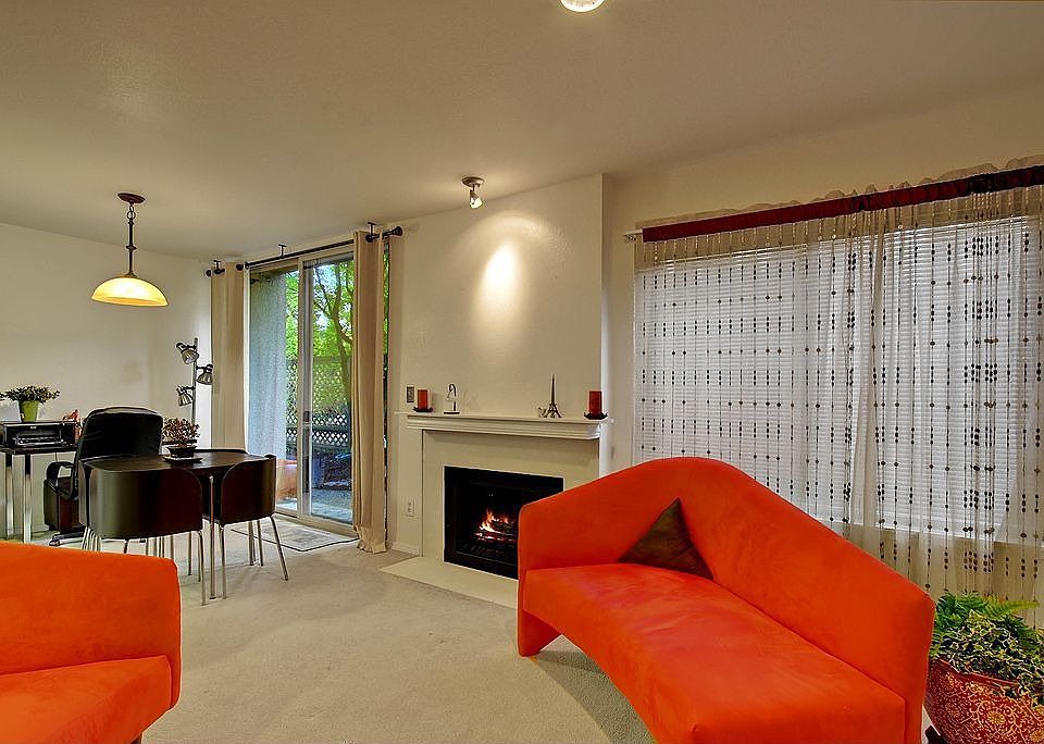 2nd image of 11300 1st Ave NE APT 125