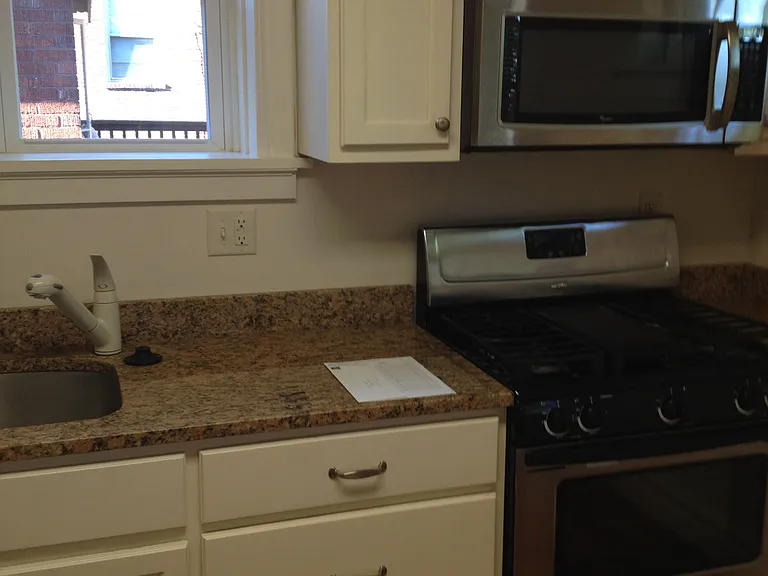 1206 Woodland Dr — Photo 3