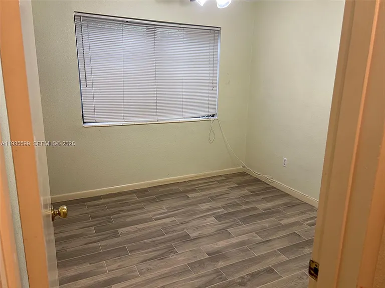10250 Caribbean Blvd — Photo 18