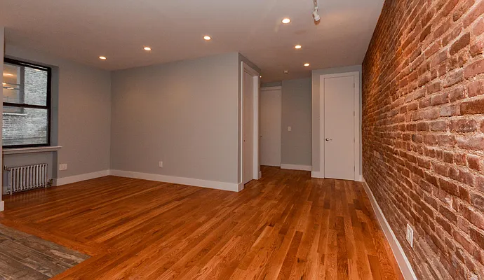 Rented by Clove Realty LLC | media 22