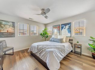 14125 W Oak Ln, Van Nuys, CA 91405