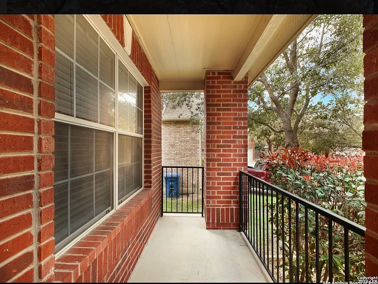 7211 Balcon Is — Photo 3