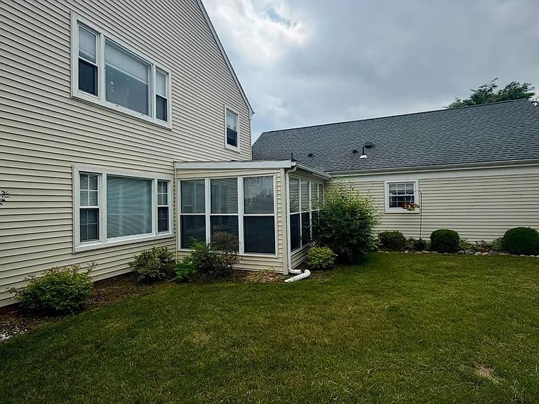 493B Somerset Ln — Photo 23