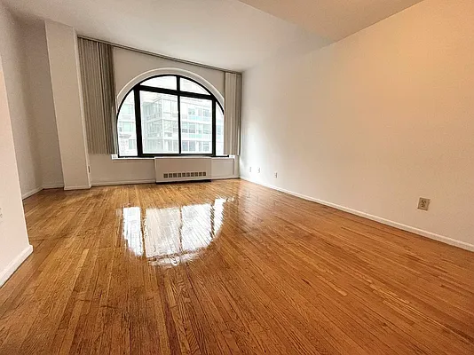 Rented by J PRESTON AND ASSOCIATES INC | media 7