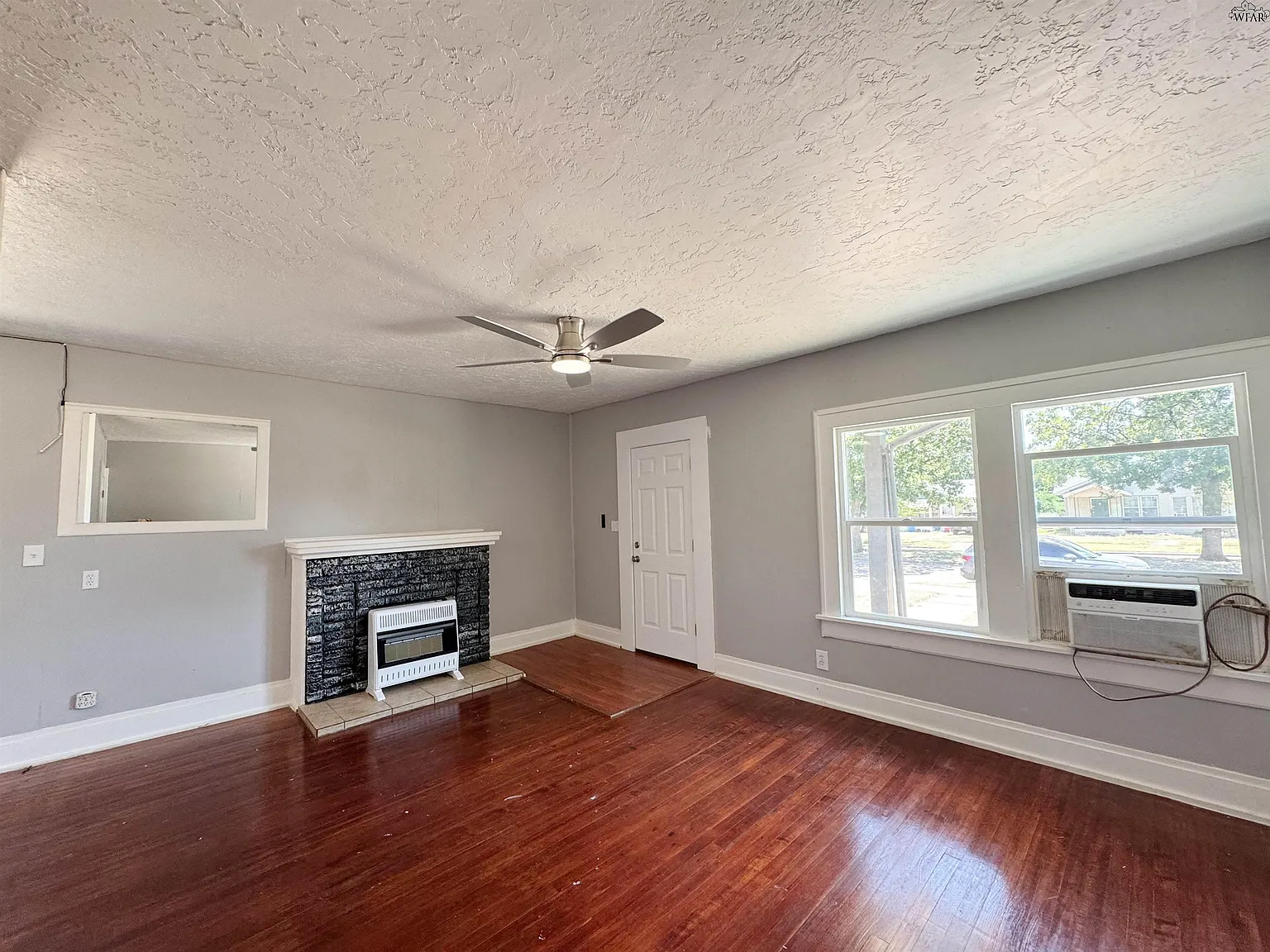 1 bed, 1.0 bath, 756 sqft, $795 — Photo 3
