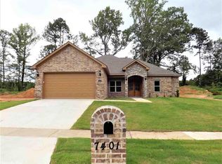 7401 Royal Oaks Dr, Little Rock, AR 72209