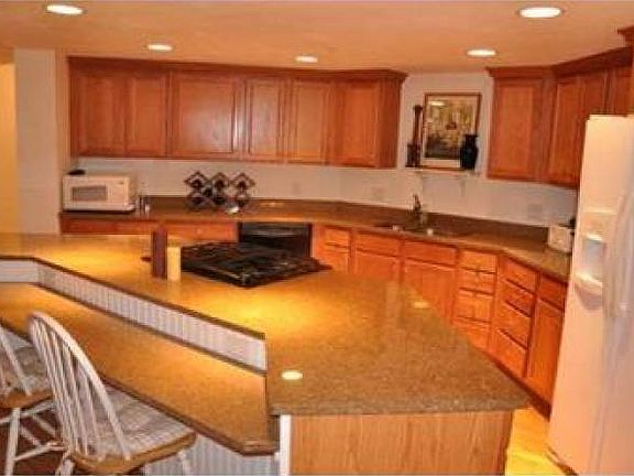 SAMPLE KITCHEN