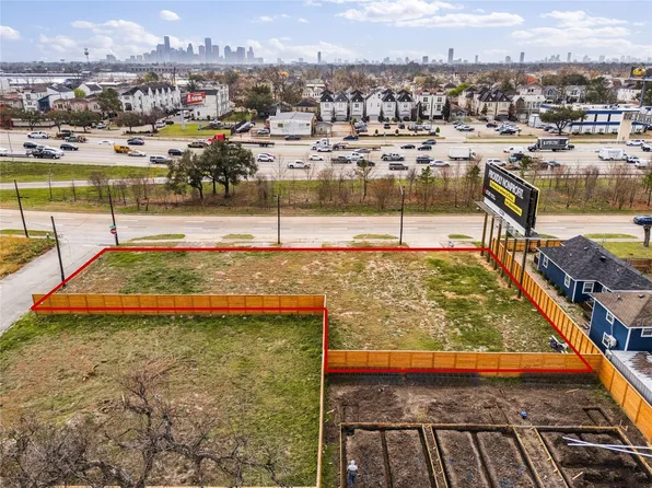1025 N Loop Fwy, Houston, TX 77008
