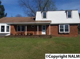 906 Logwood Rd SW, Hartselle, AL 35640