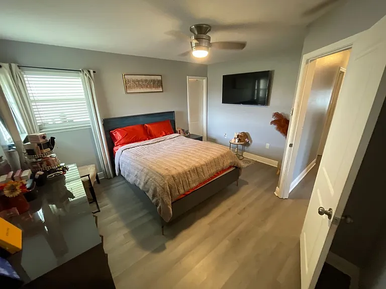 676 Aline St — Photo 2