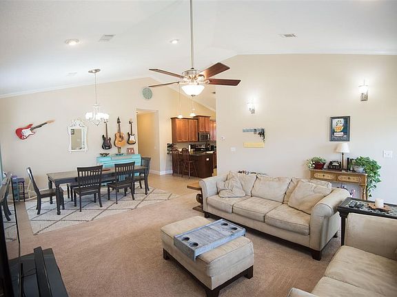 5th image of 409 Evening Falls Dr