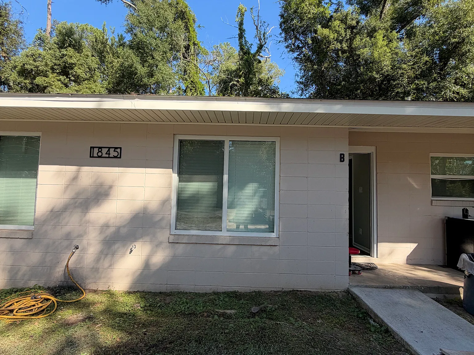 2 bed, 800 sqft, $1,200 — Photo 1