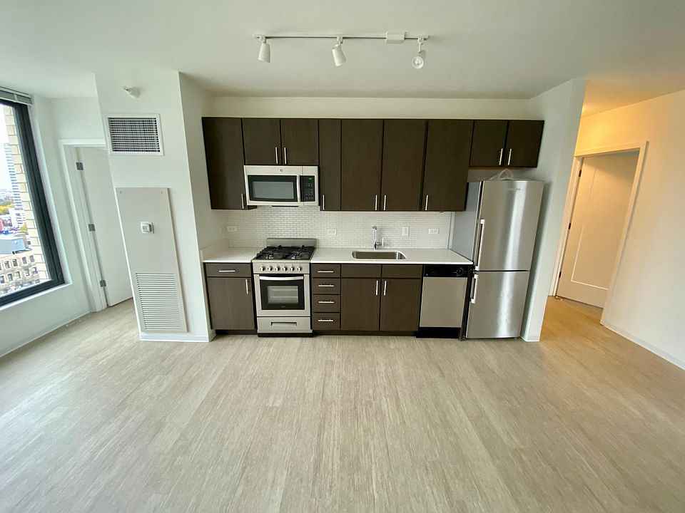 1st image of 161 W Erie St #611