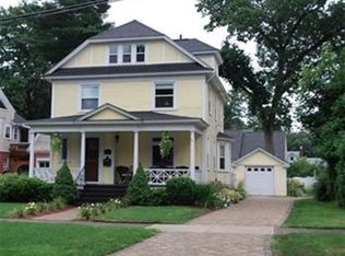 15 S Park Ave, Longmeadow, MA 01106