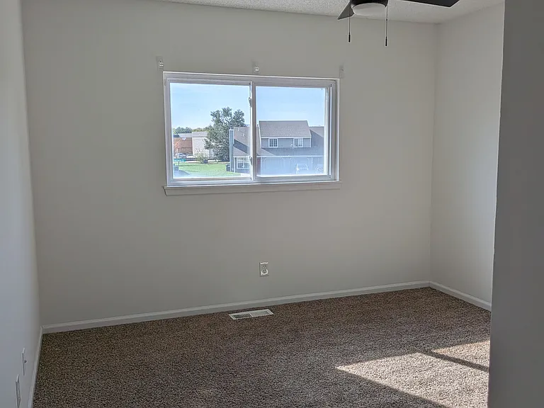 3910 Overland Cir — Photo 7
