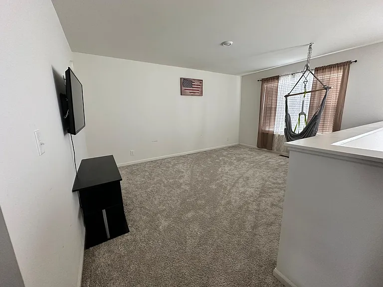 348 S Pointe Ave — Photo 11