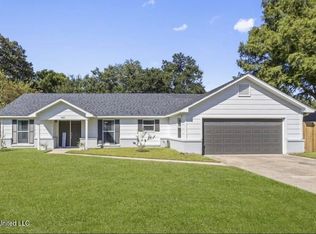 141 Reynolds Cir, Ocean Springs, MS 39564