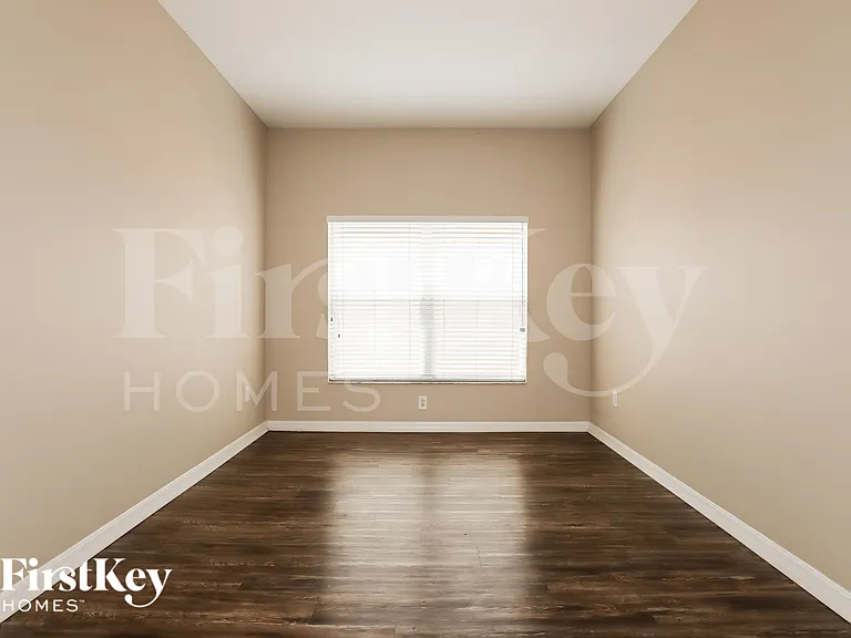 734 Star Pointe Dr — Photo 10