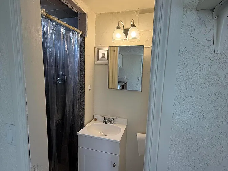 1018 Lakewood Rd #B — Photo 12