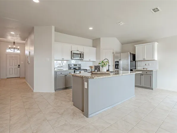 345 Chestnut Ln, Ponder, TX 76259