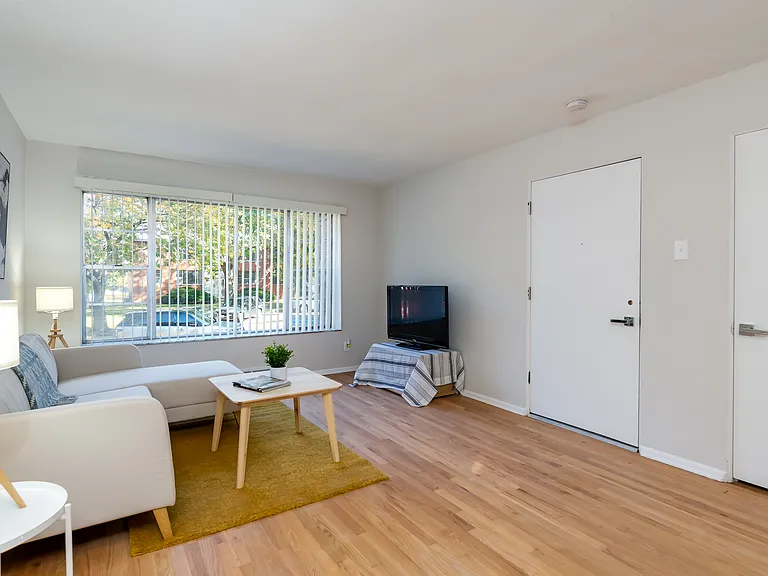 3820 Tamm Ave — Photo 5