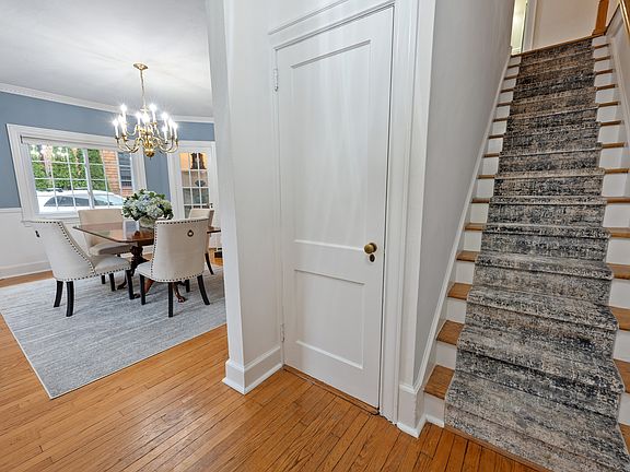 6 Circle Hill Road