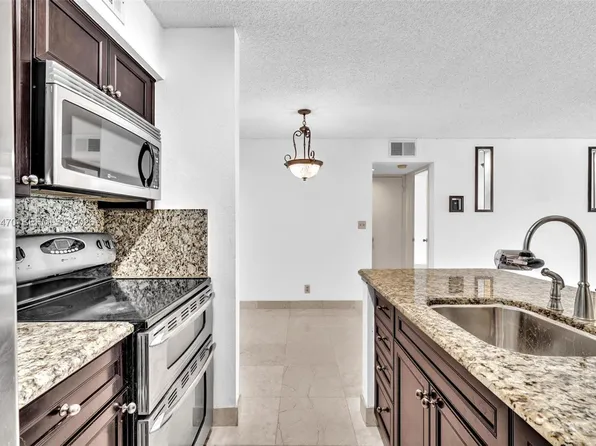 2796 S University Dr APT 2104, Fort Lauderdale, FL 33328