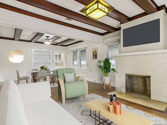 3rd image of 902 W GRAMERCY PL