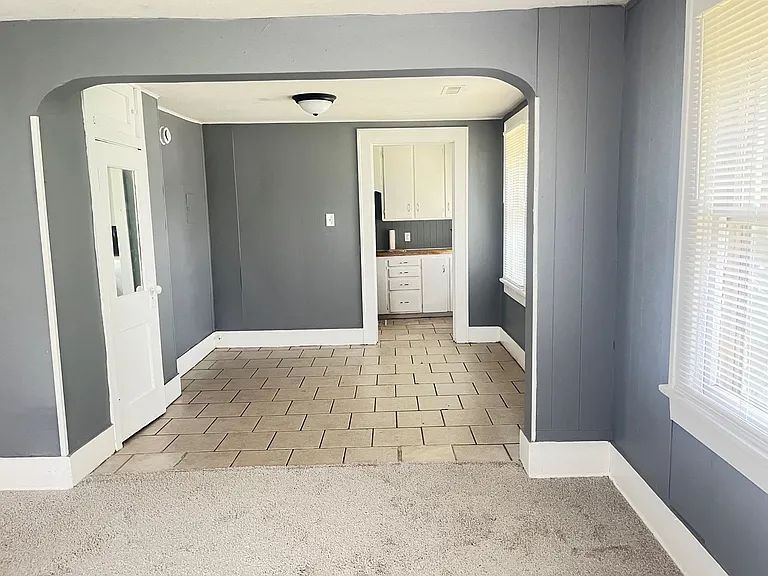 628 W Locust Ave — Photo 12
