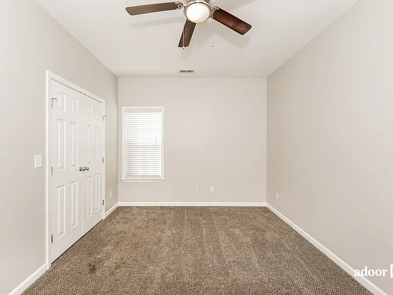1044 Kerry Dr — Photo 12