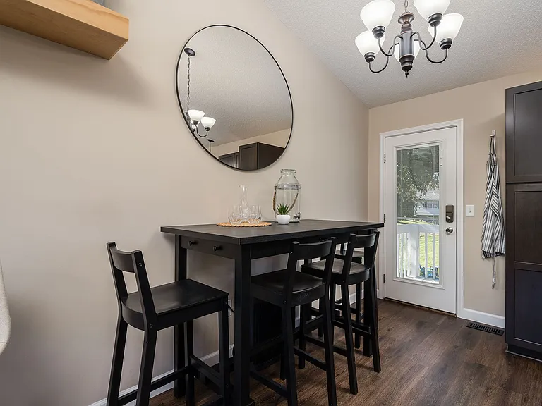 112 Kings Mountain Ct — Photo 6