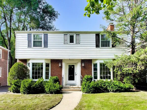 2222 Chestnut Ave, Wilmette, IL 60091