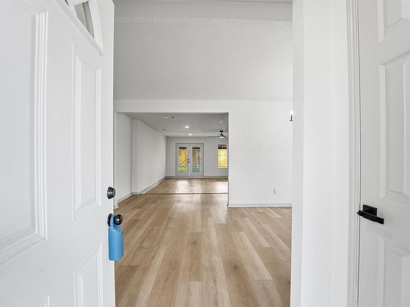 4th image of 3903 High Point Ln