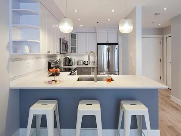 921 Thurlow St, Vancouver, BC V6E 1W3