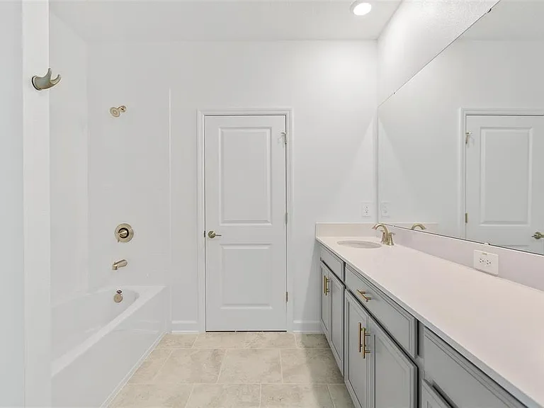 3039 Addison Blvd — Photo 29
