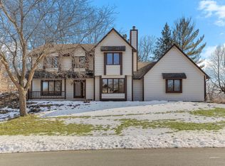 12525 Pinehurst Dr, Burnsville, MN 55337