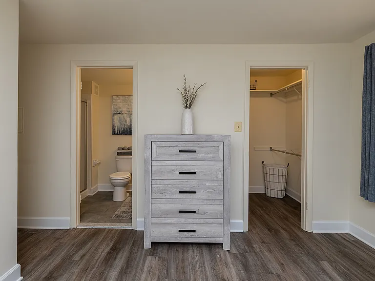Cromwell Valley Apartments — Photo 14