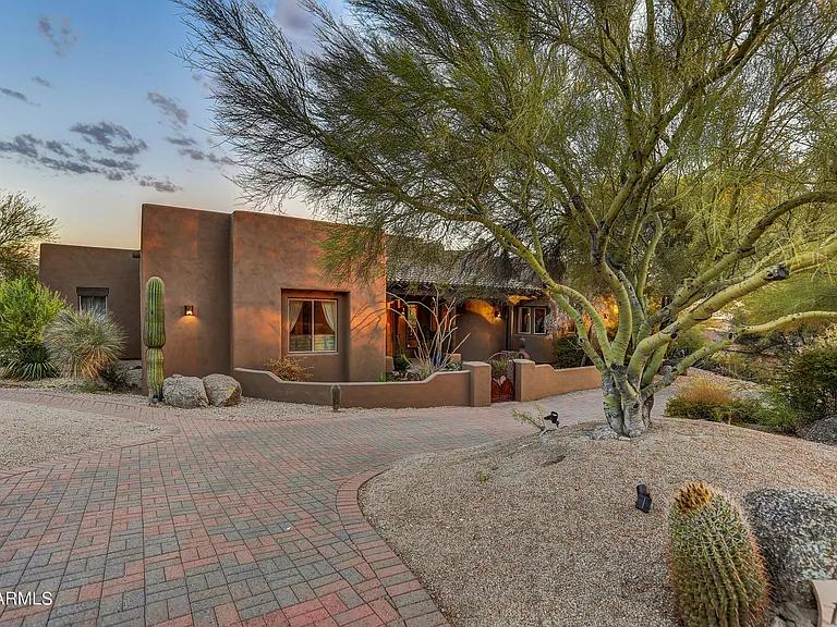 10989 E Taos Dr — Photo 3