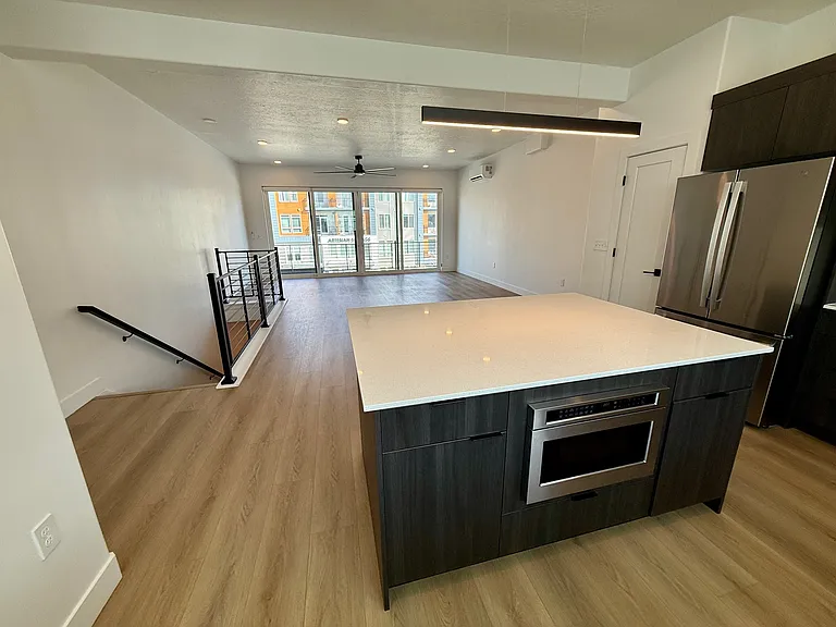 9 W Shakedown St #A-102 — Photo 4