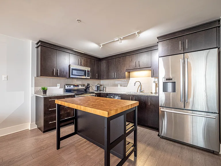 15 Kings Wharf Pl #403 — Photo 5