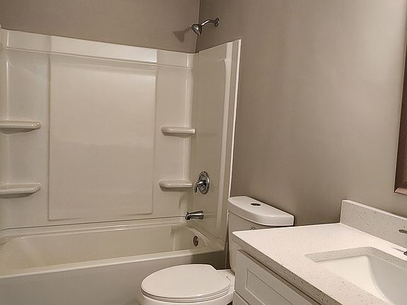 5th image of 162 Ashmore Dr #162