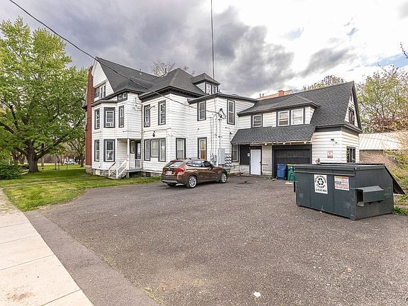3rd image of 900 N Alvord St