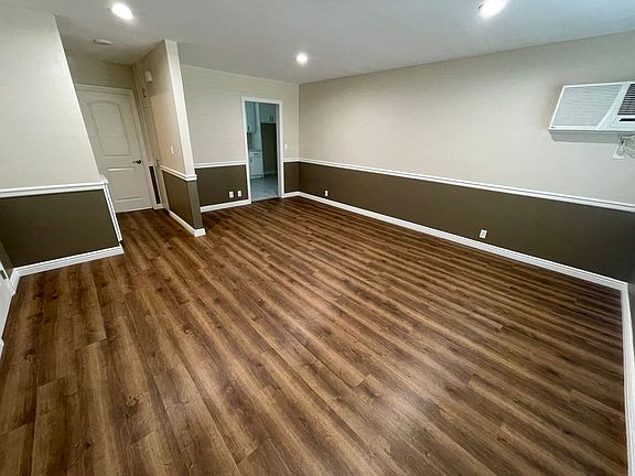 2nd image of 937 E Mariposa St APT 11