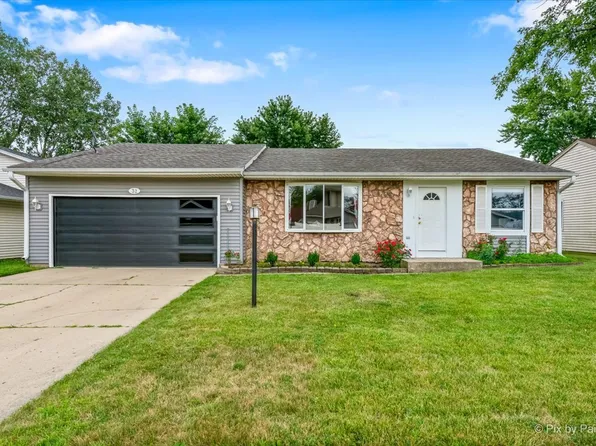 32 Highbury Dr, Elgin, IL 60120