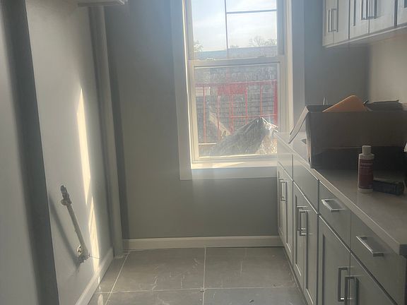 2nd image of 757 Highland Ave #11
