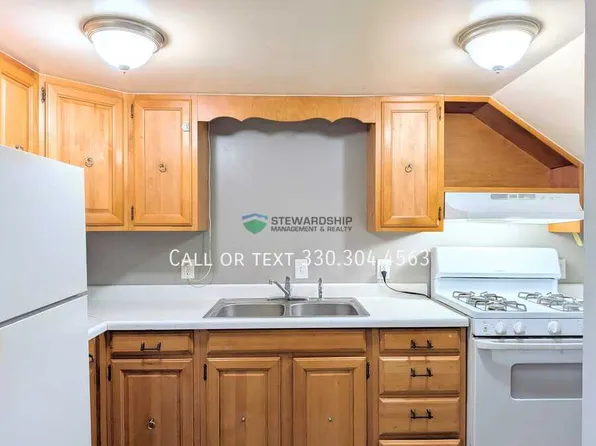 1197 Waterloo Rd #4, Mogadore, OH 44260