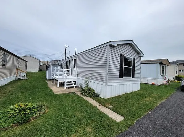5475 Hamilton Blvd Trailer 27, Allentown, PA 18106