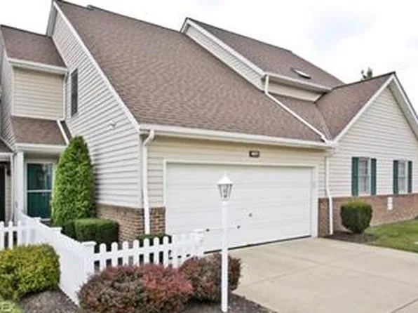 4873 Hawthorn Ln #17, Westlake, OH 44145