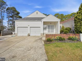 76 Summerhill Dr, Manahawkin, NJ